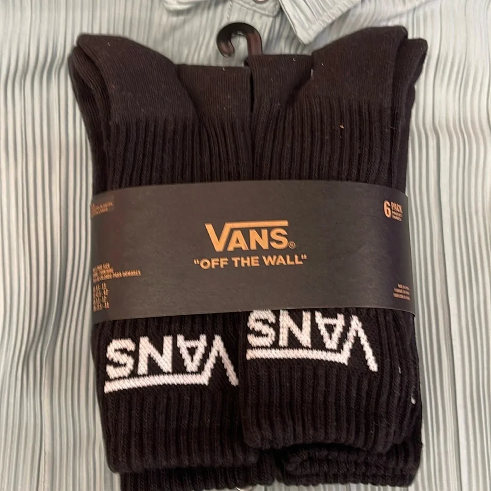 Vans Socks 6 pairs set CREW VANS.
"OFF THE WALL" Black/White
NWT - Picture 15 of 16